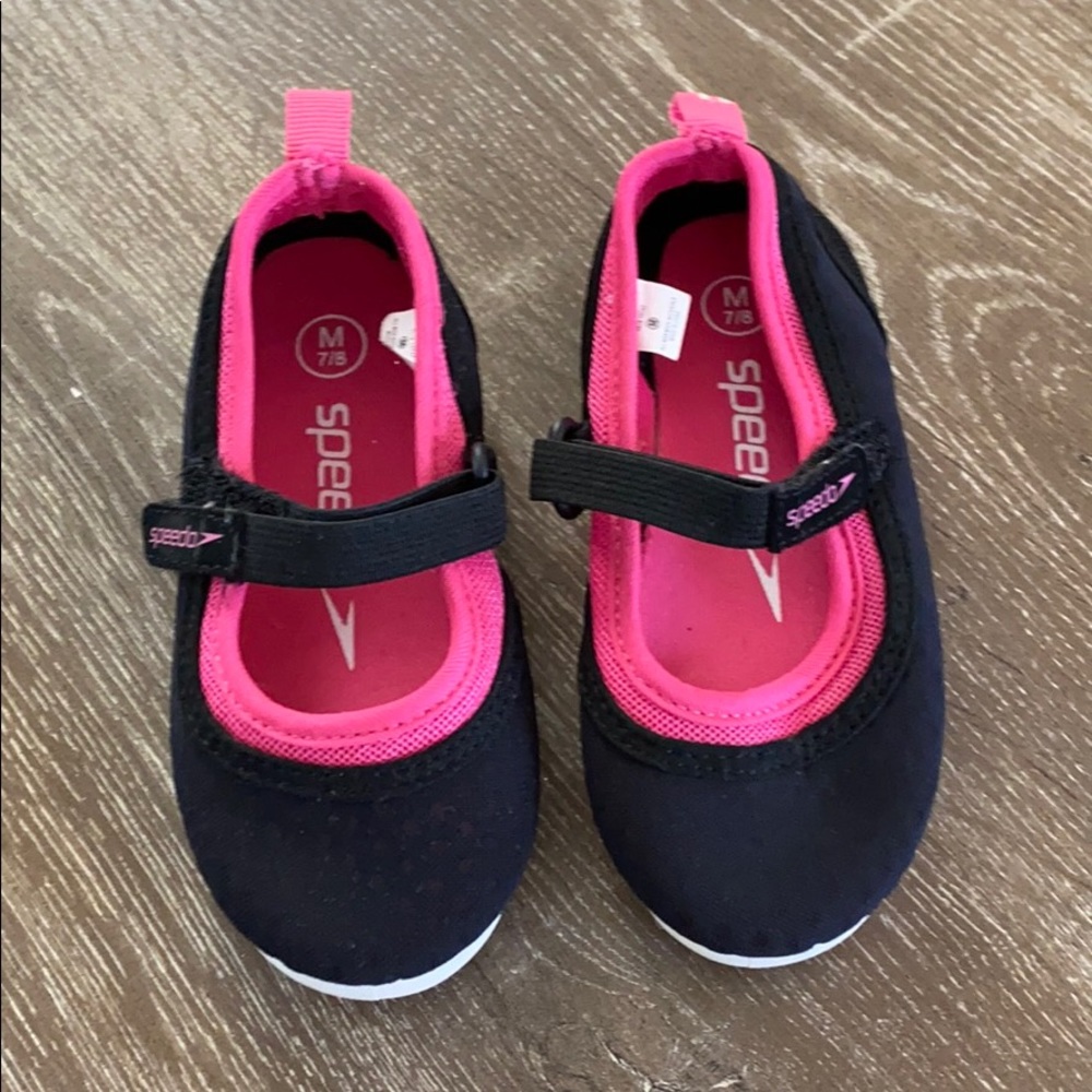 Swim shoes